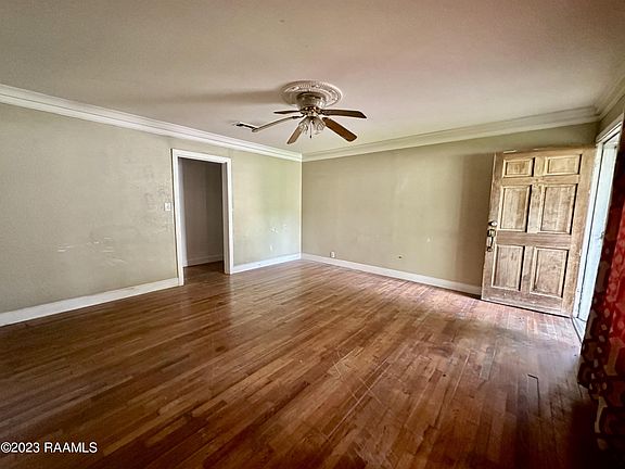 2nd image of 362 Saizan Ave