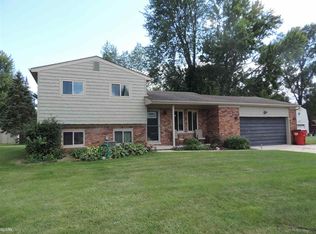 26280 S River Rd, Harrison Township, MI 48045