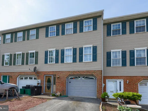 572 Cloverbrook Dr, Ephrata, PA 17522