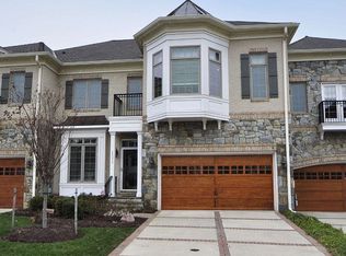 18375 Eagle Point Sq, Leesburg, VA 20176