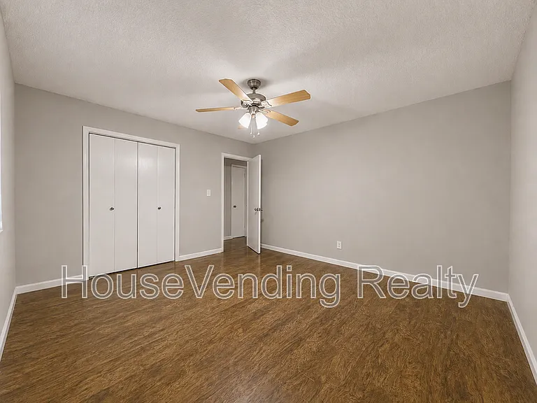 2214 Highland Rd — Photo 10