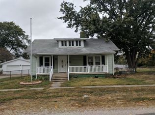 605 Elm St, Paris, IL 61944