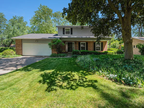 1870 Woodcliff Ave SE, Grand Rapids, MI 49506