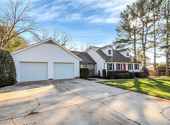 3rd image of 1506 Cameron Dr #171
