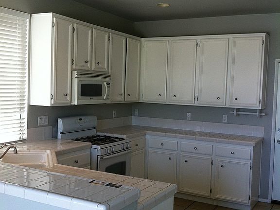 4th image of 4280 Fox Run Dr