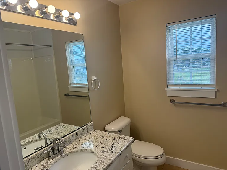 290 Twin Oaks Dr #B — Photo 1