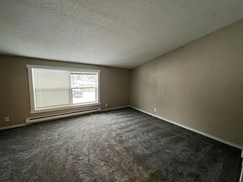 2 bed, 900 sqft, $1,000 — Photo 3