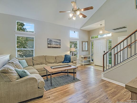 3rd image of 2158 HAZELWOOD