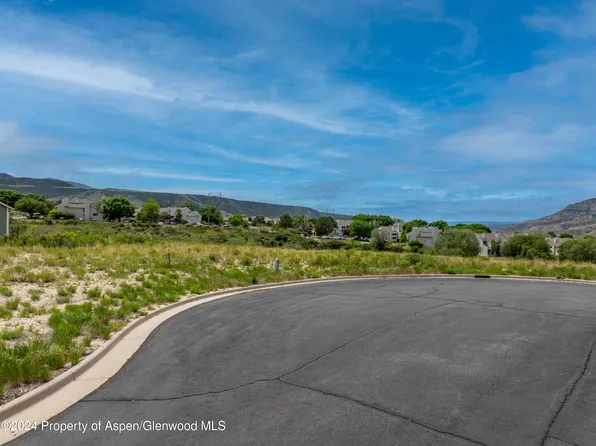 318 Eagle Ridge Dr, Parachute, CO 81635