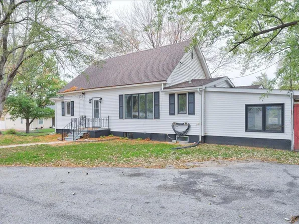 523 N 36th St, Council Bluffs, IA 51501