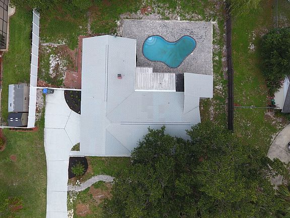 2nd image of 923 Lake Charm Dr
