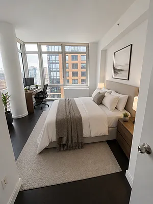 Bedroom, photo 1