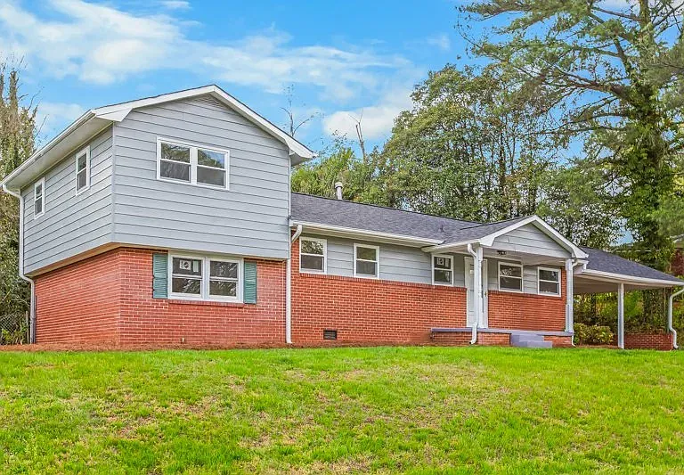 2308 Elbon Dr — Photo 2