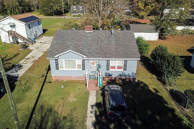 106 Jones St — Photo 3