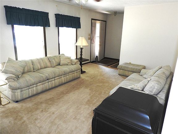 3rd image of 4024 Loop Dr