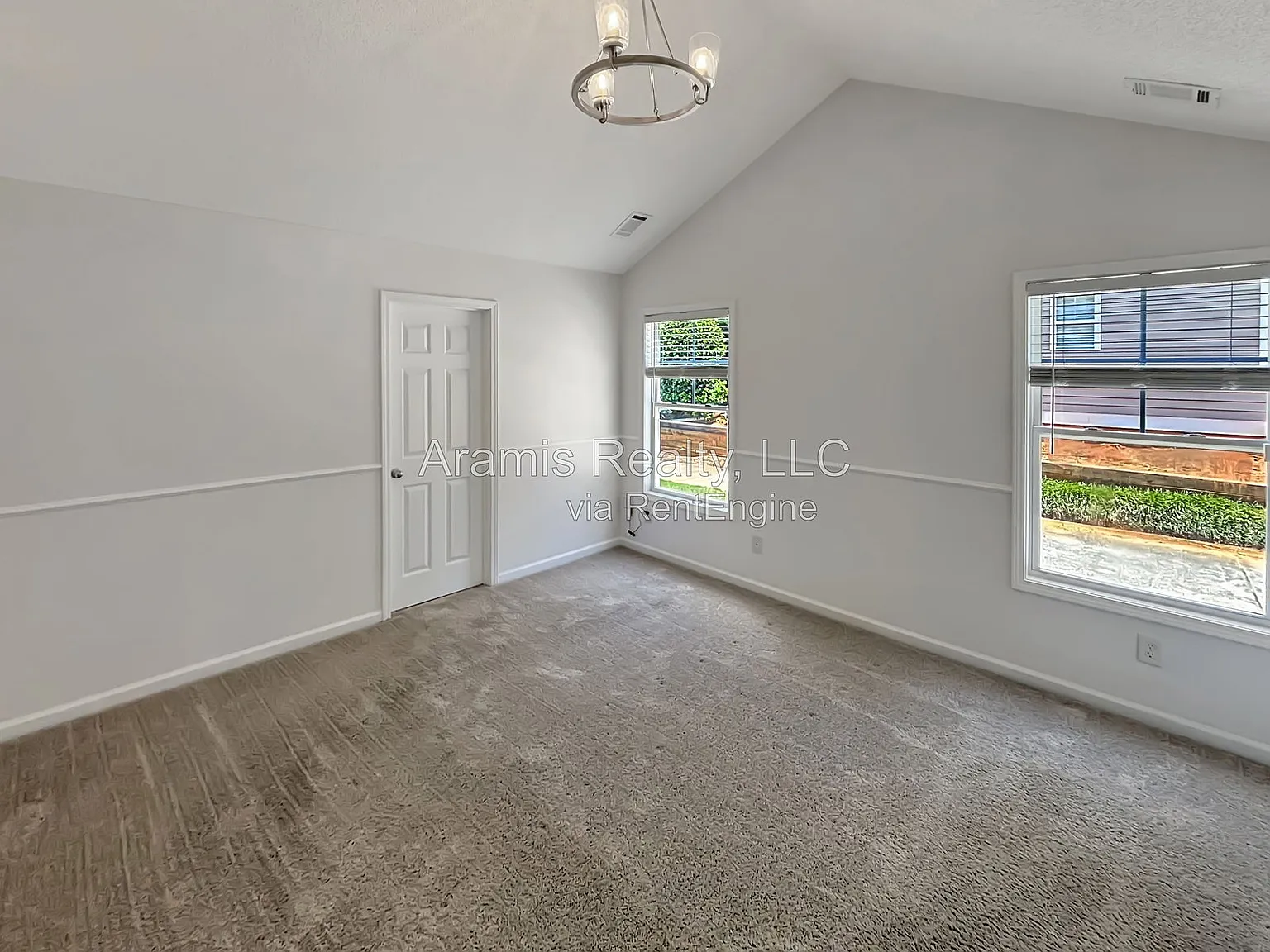 4 bed, 2.0 bath, 1809 sqft, $2,150 — Photo 3