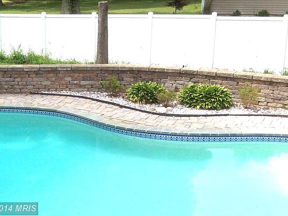 2nd image of 215 Baltimore Dr