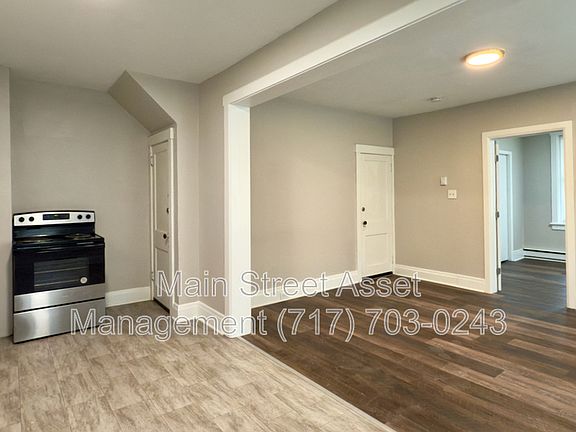 3rd image of 122 Houston Ave #1