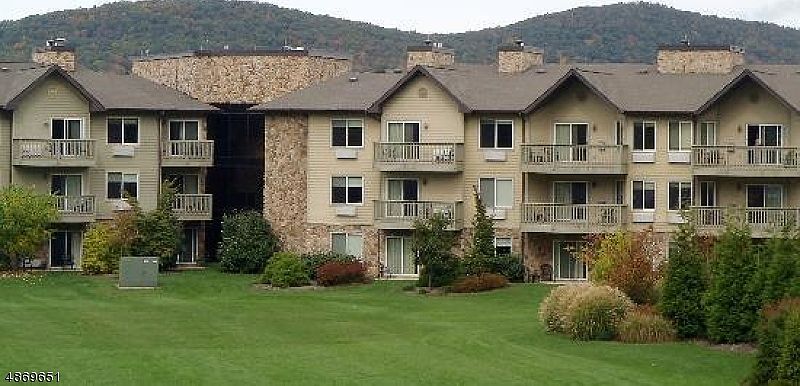 2nd image of 2 Chamonix Dr Unit 424