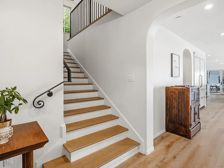 1027 F Ave — Photo 21