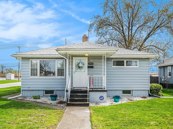 1923 E 4th St, Mishawaka, IN 46544