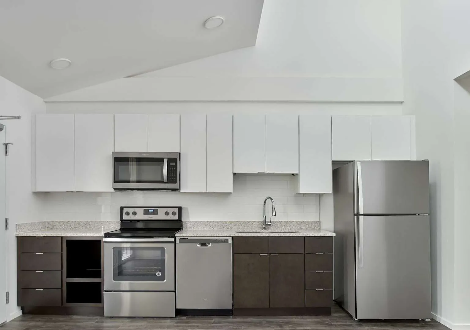 1 bed, 634 sqft, $1,350 — Photo 3