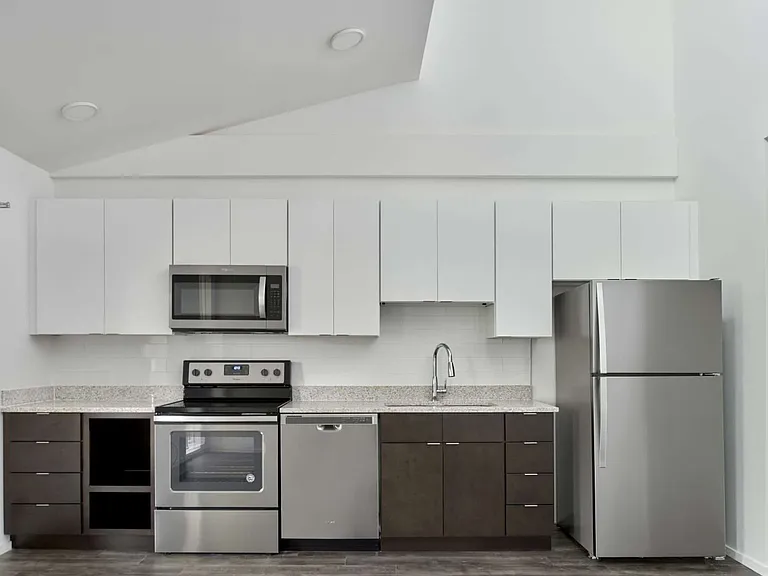 206 Fairfax Ave #103 — Photo 3