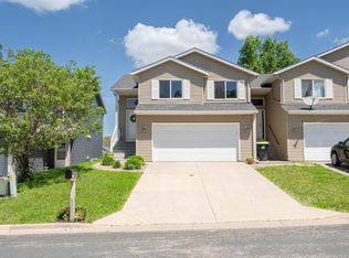 519 19th St, Zumbrota, MN 55992