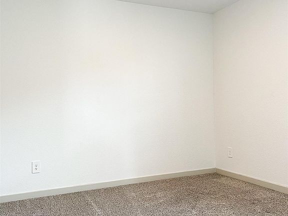 5th image of 6814 Bradford Terrace Rd