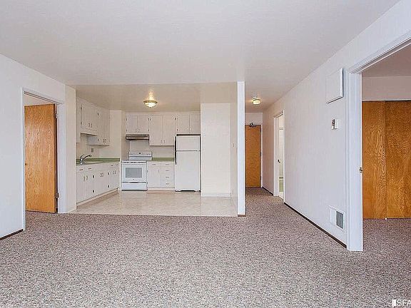 4th image of 590 2nd Ave