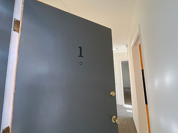 4th image of 271 Jayne Ave #1