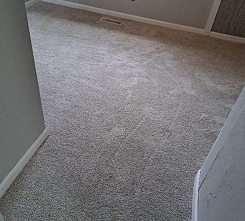 4th image of 330 E Poplar St