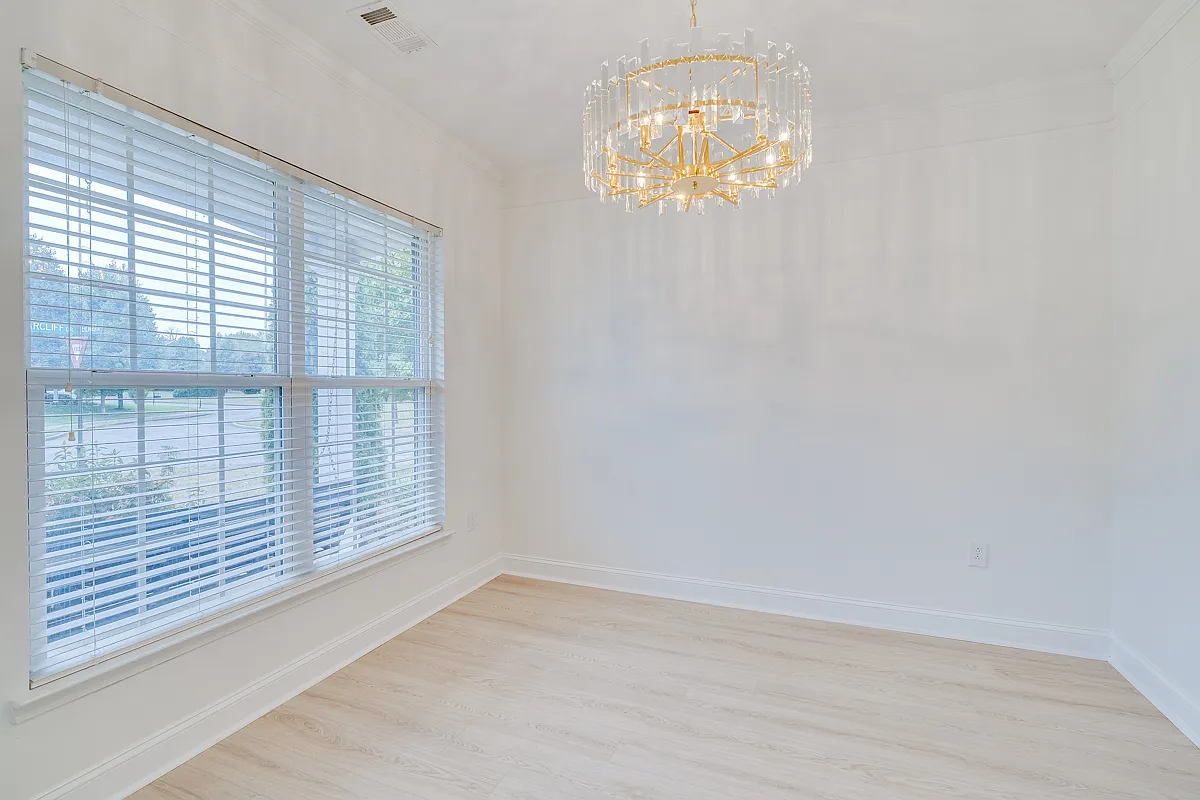 4 bed, 2.5 bath, 2456 sqft, $3,250 — Photo 3
