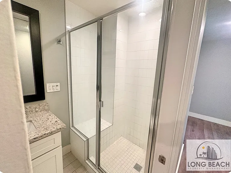 1301 N Granada Ave — Photo 4