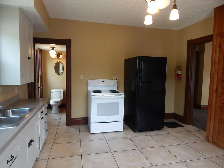 92 E Franklin St — Photo 13