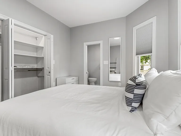 1047 Saratoga St #1 — Photo 3