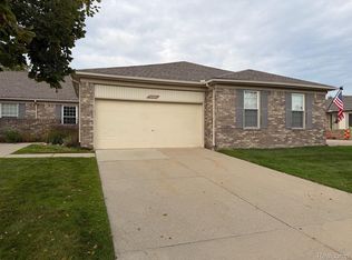 50261 Pepper Tree Dr Unit 306, Macomb, MI 48044