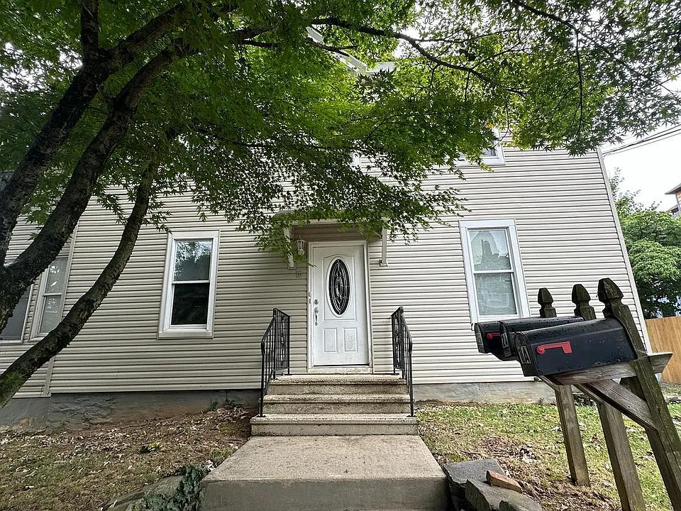 16 Linden Ln #2A
