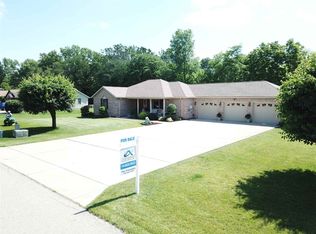 1056 Village Creek Dr, Connersville, IN 47331