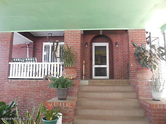 4th image of 211 S 4th St