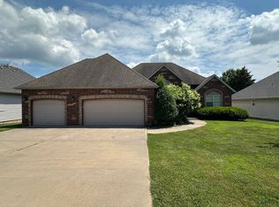 3710 E Woodside Way, Springfield, MO 65809