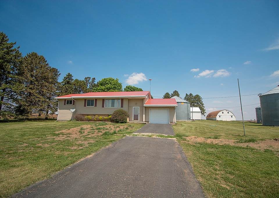 1st image of 22333 290th St