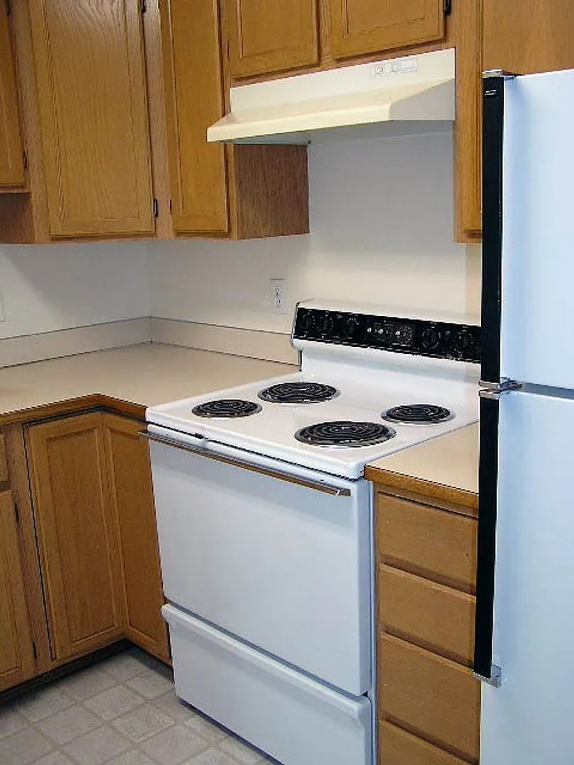 Country Park Apartments — Photo 2