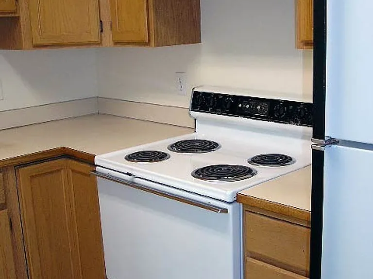 Country Park Apartments — Photo 2
