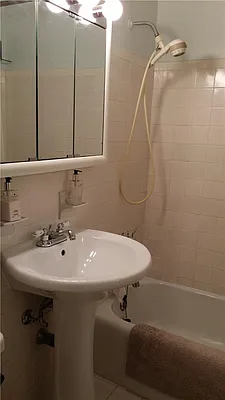 Rented by R New York | media 10