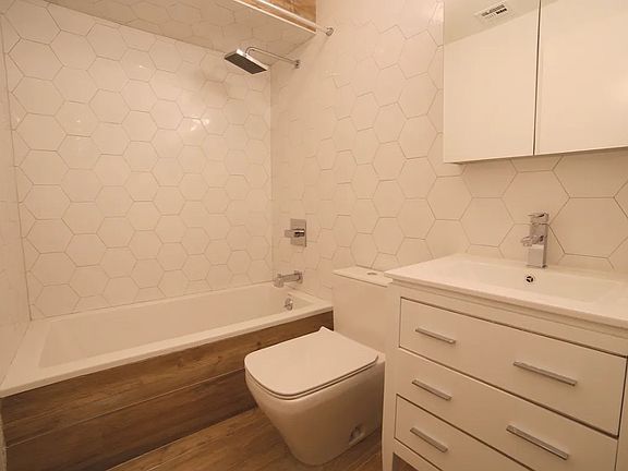 5th image of 210 Malcolm X Blvd #1