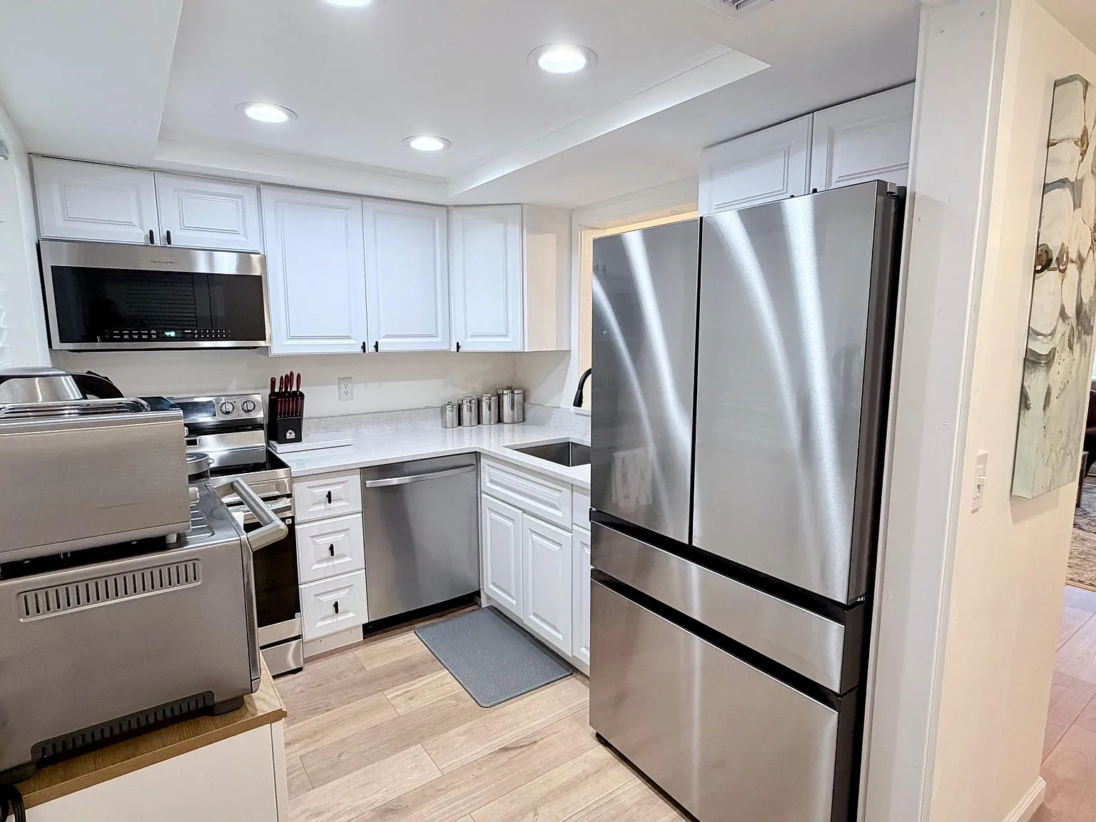 1 bed, 1.0 bath, 734 sqft, $2,500 — Photo 4