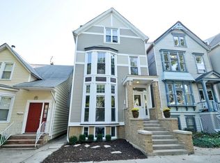 1325 W Wolfram St #2, Chicago, IL 60657