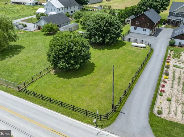 346 Lynwood Rd, Bird In Hand, PA 17505
