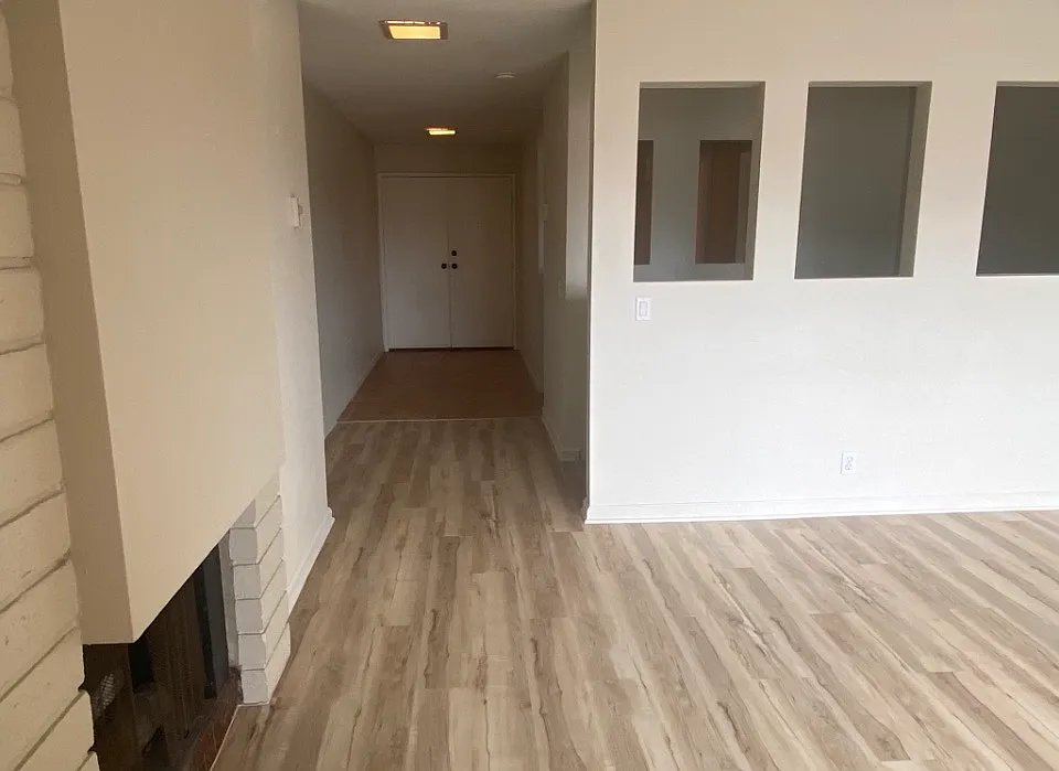 4705 Marina Dr — Photo 3